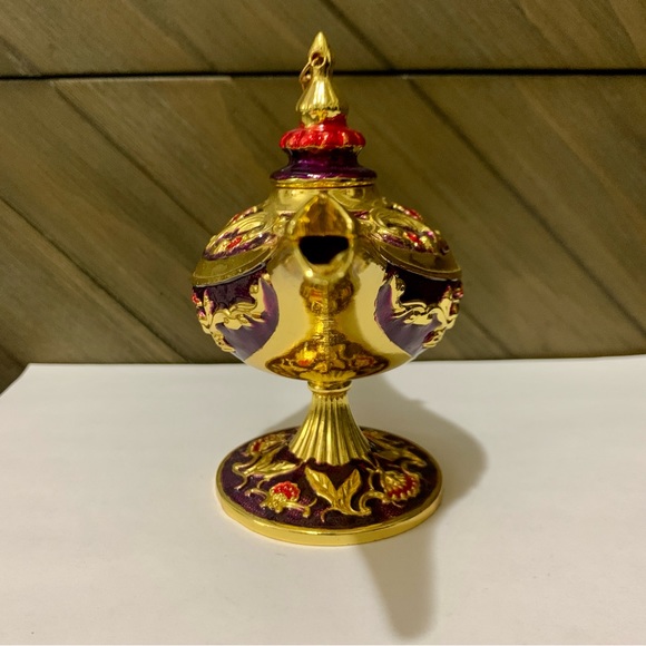 Gold And Purple Medium Genie Lamp - Picture 3 of 10